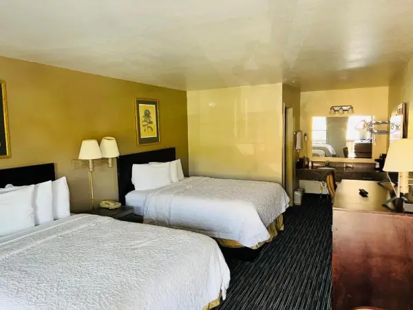 Alpine Valley Inn 10