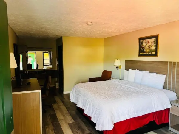 Alpine Valley Inn 9